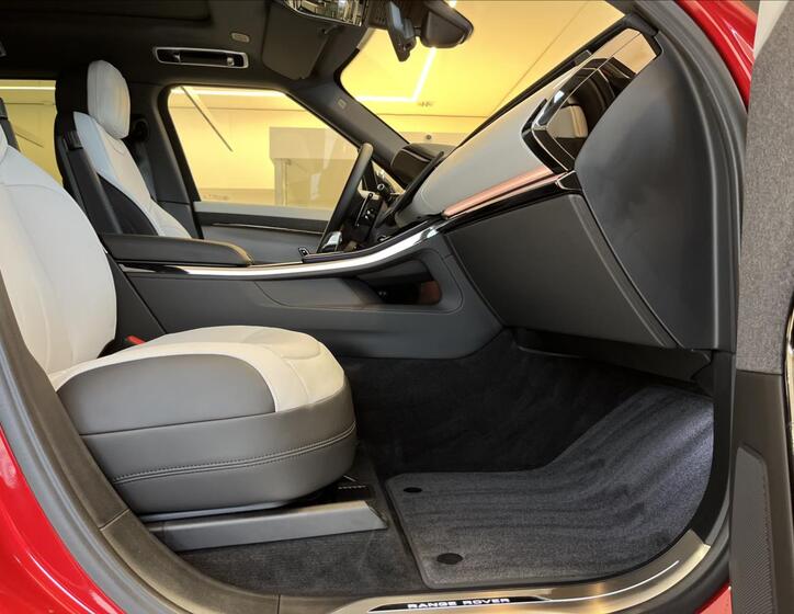 Land Rover Range Rover Sport 31