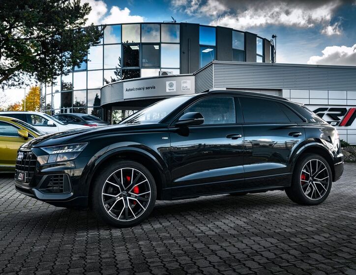 Audi Q8 25