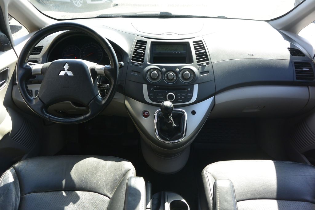 Mitsubishi Grandis