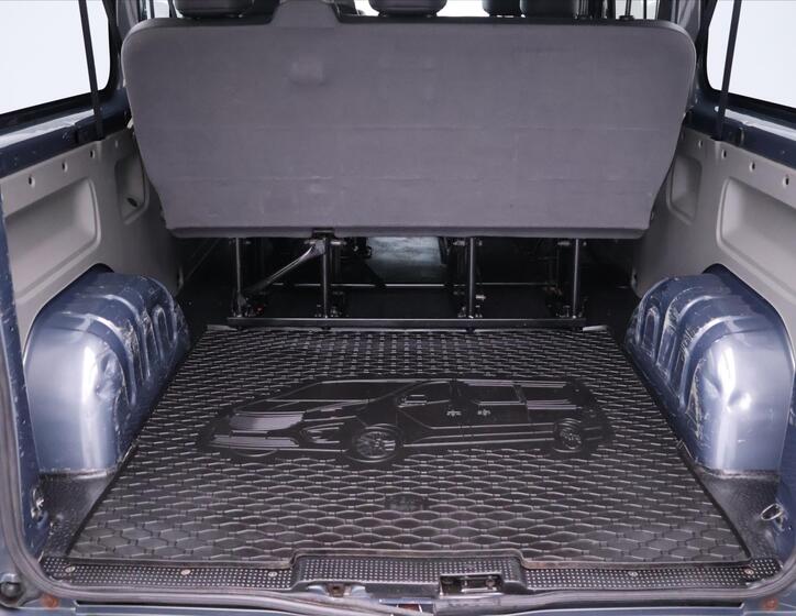 Renault Trafic 10