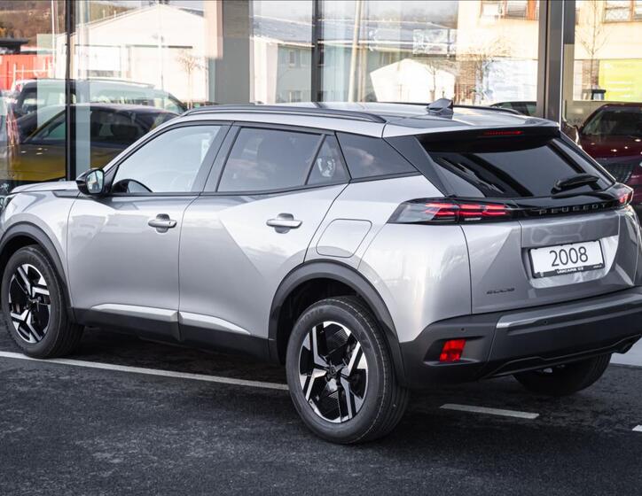 Peugeot 2008 6