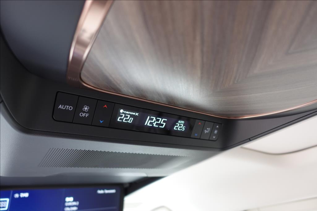 Lexus LM 350h