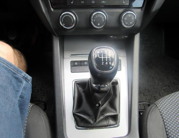 Škoda Octavia 23