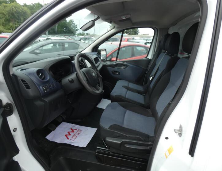 Opel Vivaro 9