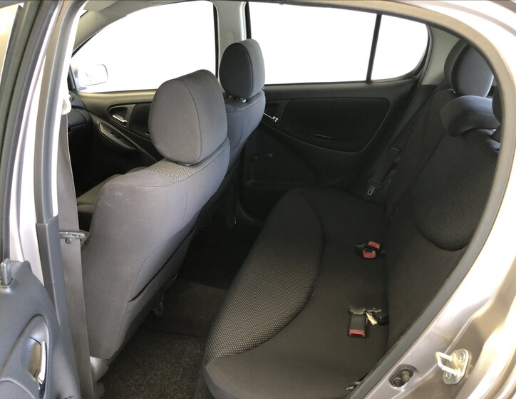 Toyota Yaris 10