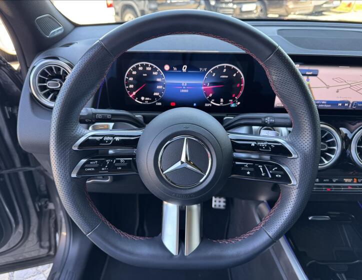 Mercedes-Benz GLB 7