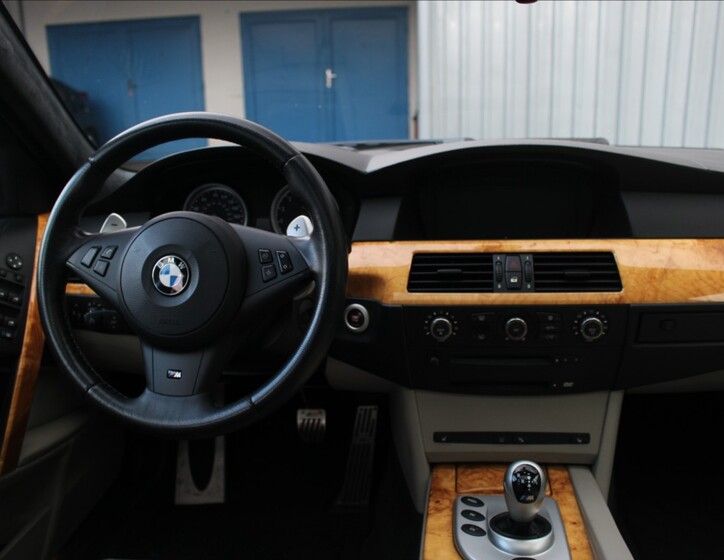 BMW M5 20