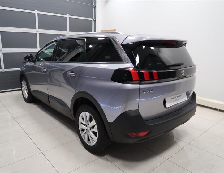 Peugeot 5008 6