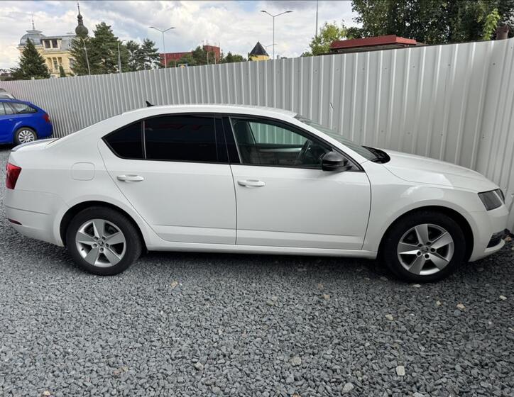 Škoda Octavia 14