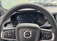 Volvo EX40 8