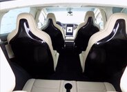 Tesla Model X 13