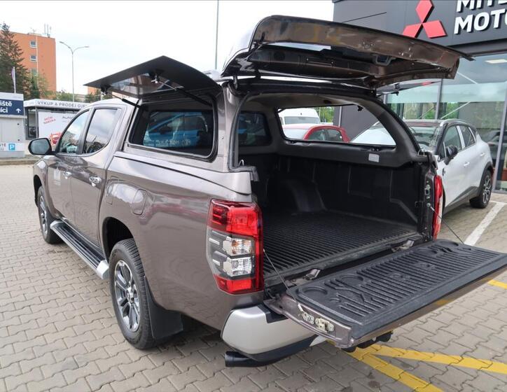 Mitsubishi L200 25
