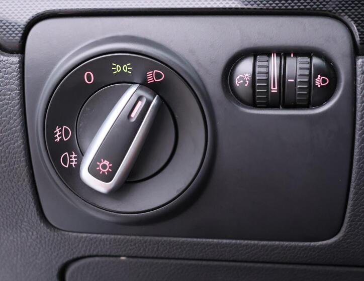 Volkswagen Golf 16