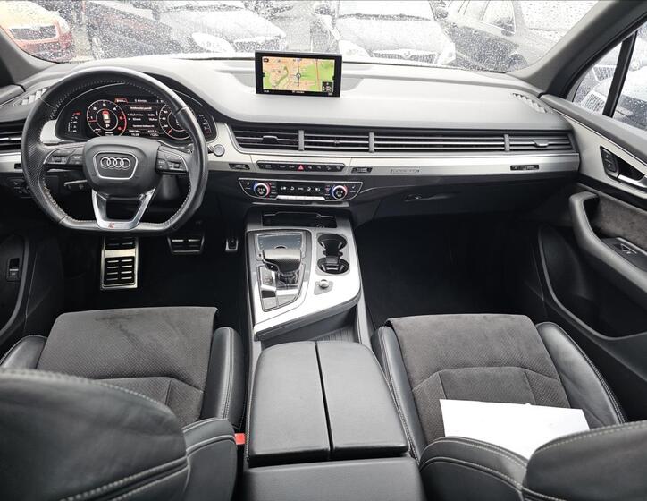 Audi Q7 22
