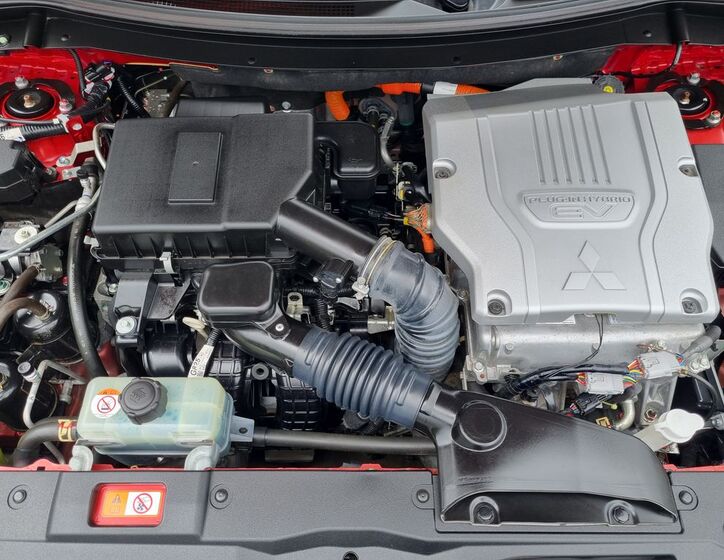 Mitsubishi Outlander 24