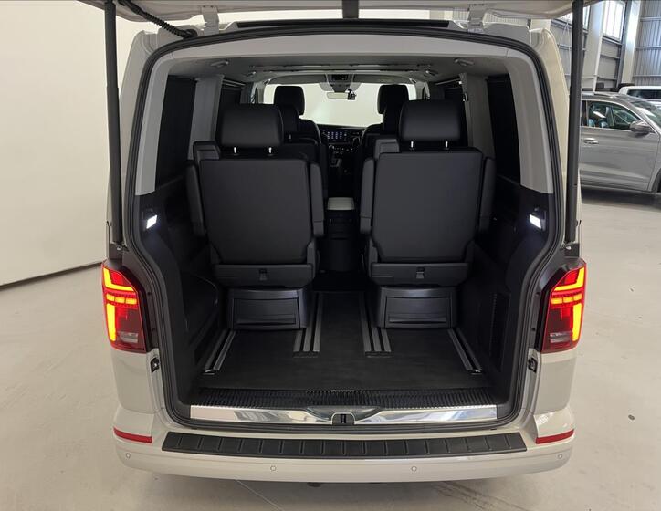 Volkswagen Multivan 27