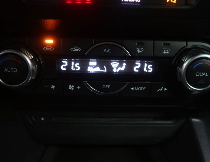 Mazda 3 25