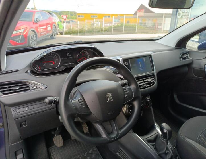 Peugeot 208 13