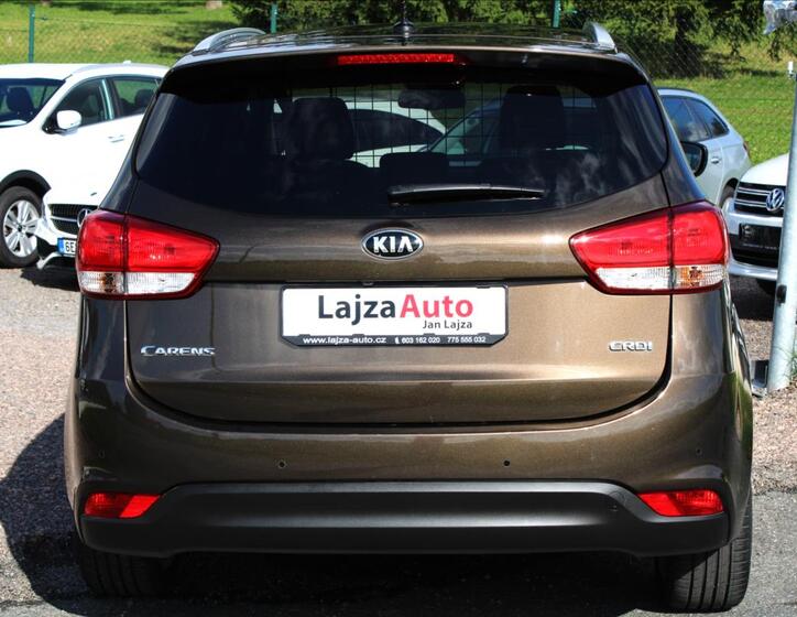 KIA Carens 8