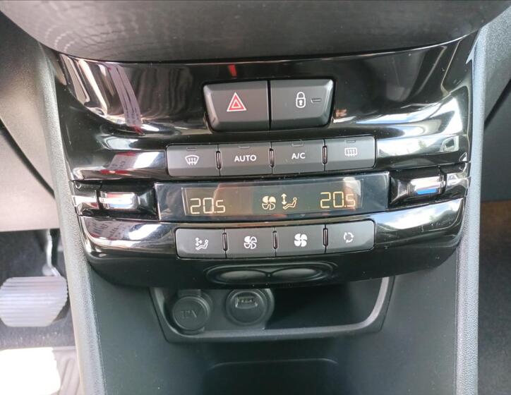 Peugeot 2008 10