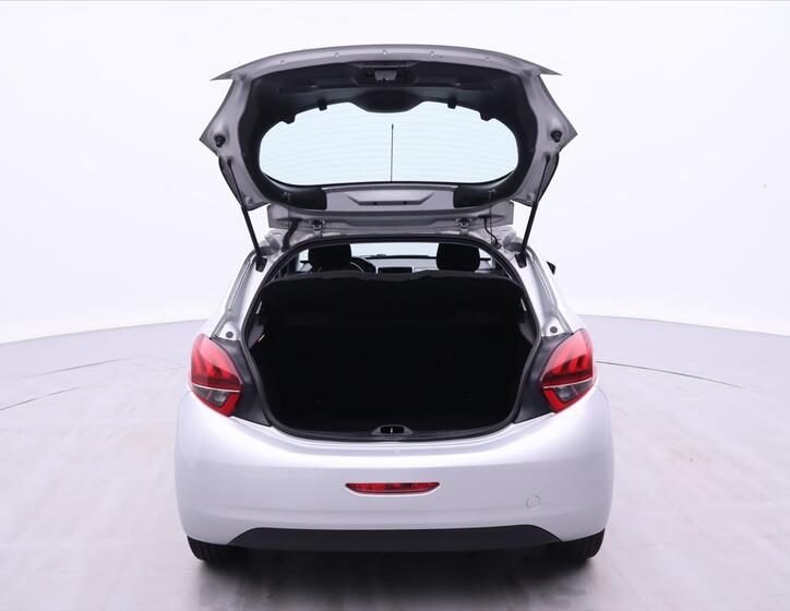 Peugeot 208 9