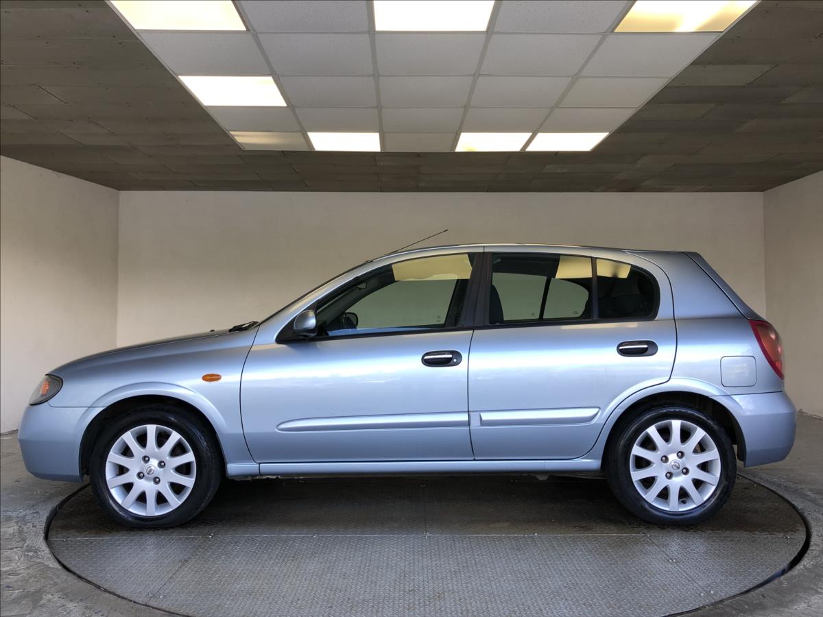 Nissan Almera