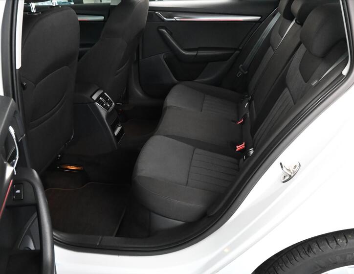 Škoda Octavia 10