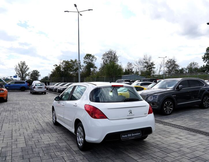 Peugeot 308 4