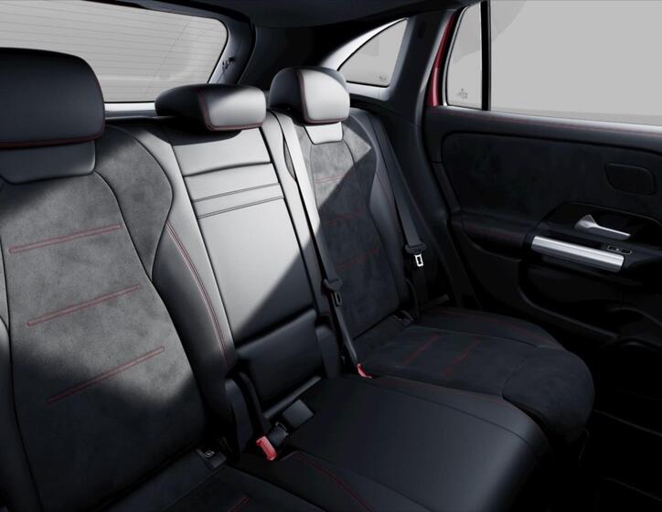 Mercedes-Benz GLA 8