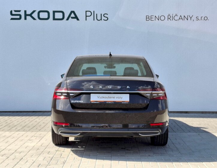 Škoda Superb 16