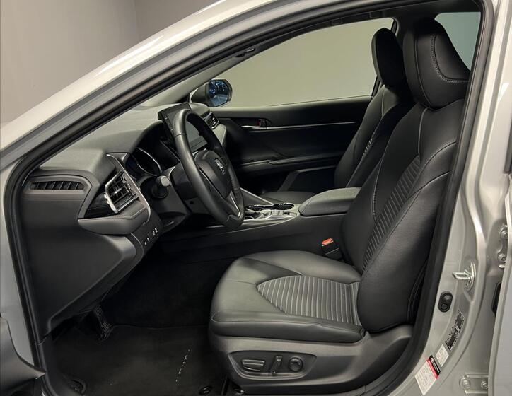 Toyota Camry 8