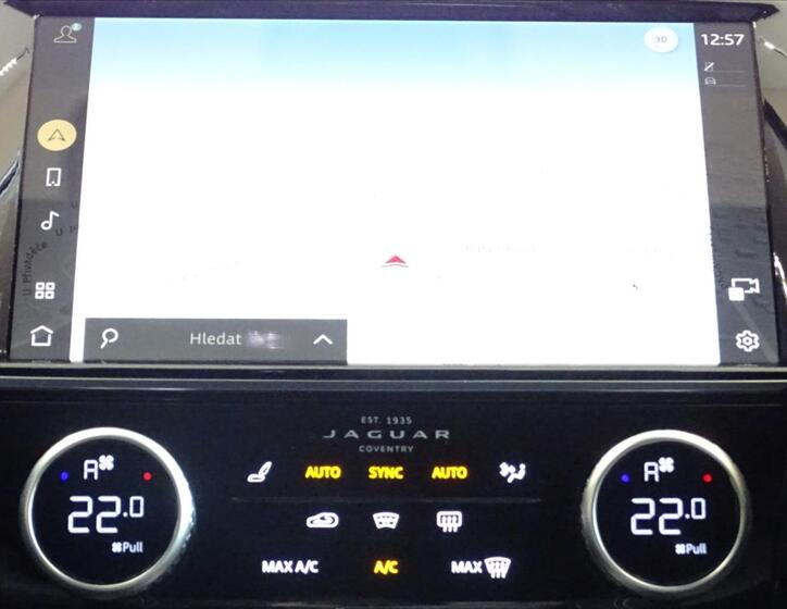 Jaguar E-Pace 18