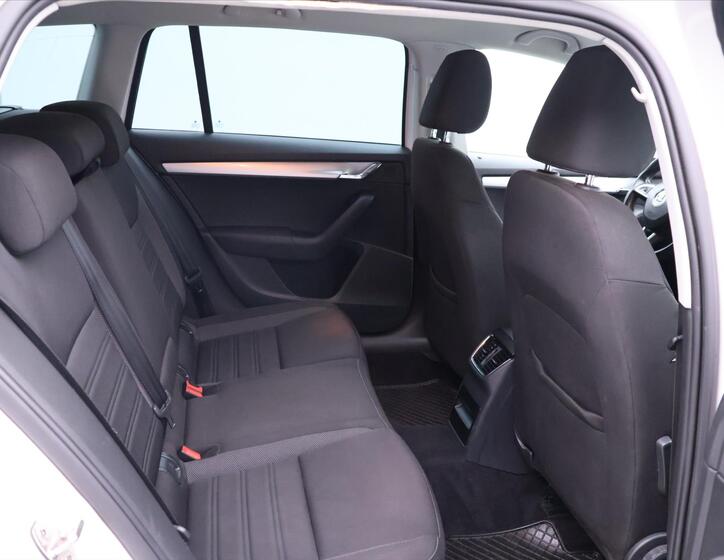 Škoda Octavia 12