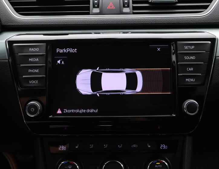 Škoda Superb 27