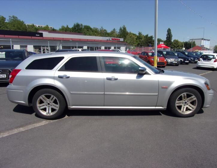 Dodge Magnum 2