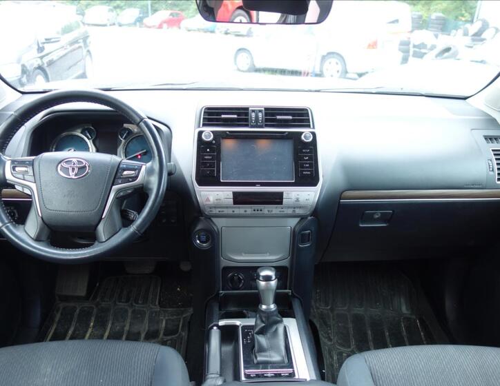 Toyota Land Cruiser 5