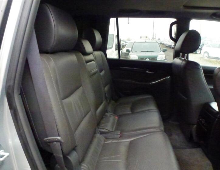 Toyota Land Cruiser 24
