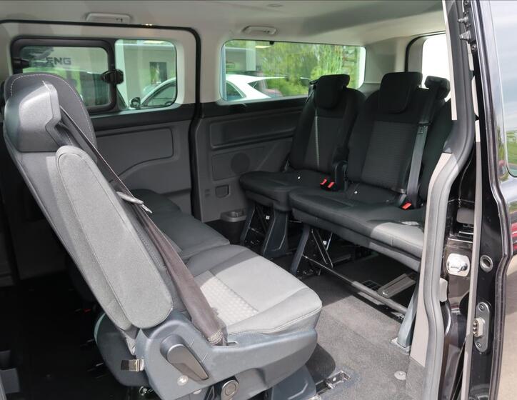 Ford Tourneo Custom 27