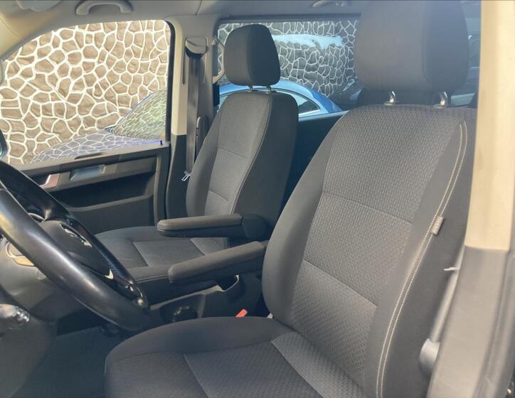 Volkswagen Multivan 12