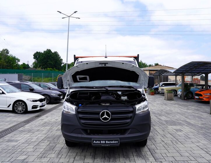 Mercedes-Benz Sprinter 9