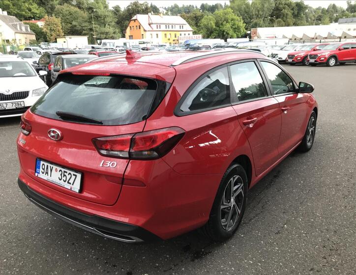 Hyundai i30 4