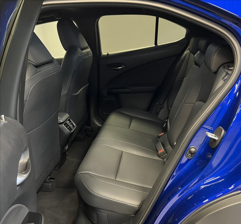 Lexus UX 300h