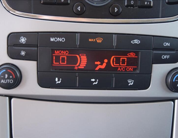 Ford Galaxy 42