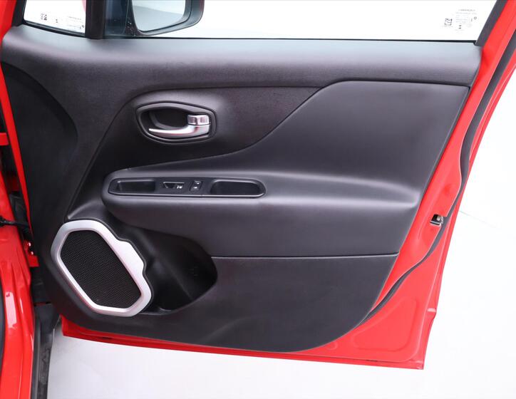 Jeep Renegade 13