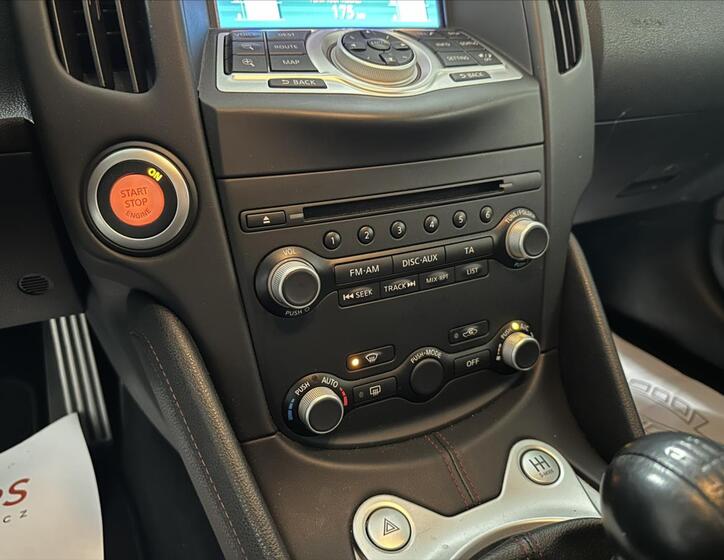 Nissan 370 Z 16