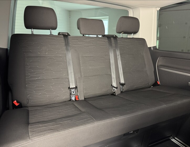 Volkswagen Multivan 15