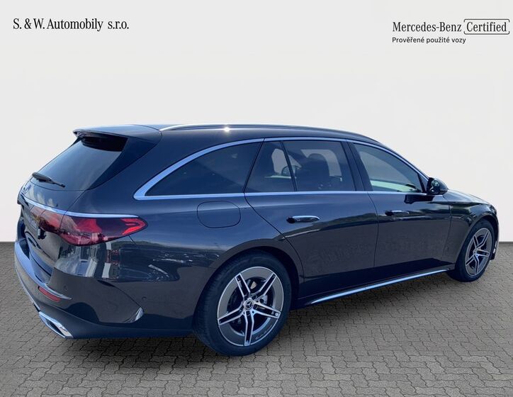 Mercedes-Benz Třídy E 8
