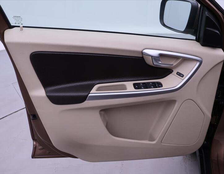 Volvo XC60 11