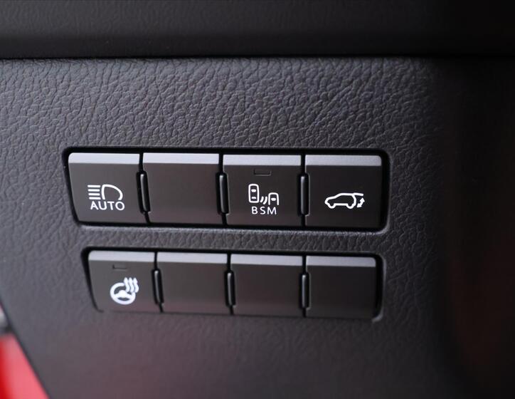Lexus NX 300h 17