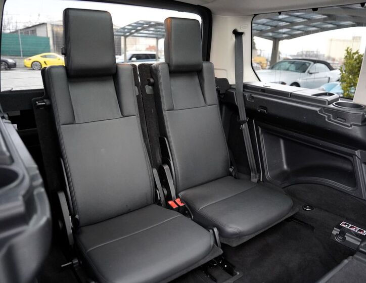 Land Rover Discovery 38